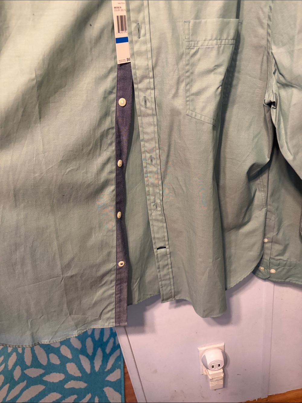 Nautica Men's Light Mint Green Button-Down Casual Shirt - Picture 5 of 5